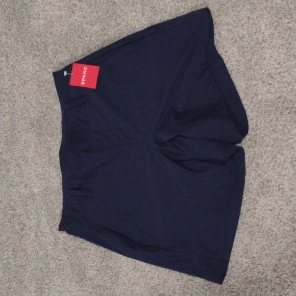 Spanx Sunshine Shorts 6" inseam - Picture 1 of 5